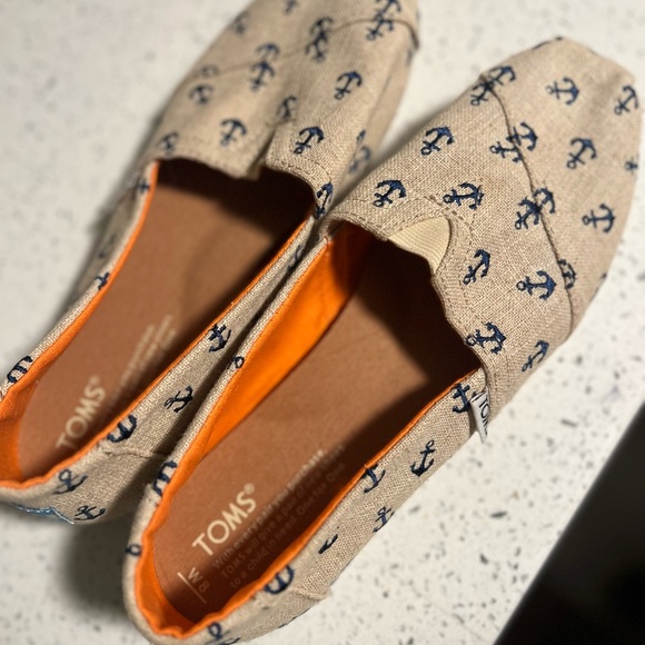 Womens Toms with Anchor Size 8. Brand New. Never worn. - Picture 3 of 5